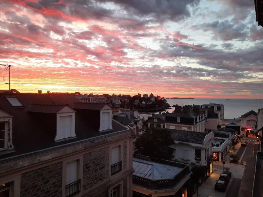Le Jacaranda-A 2 Min De La Plage, Hyper Centre De Dinard, Vue Mer De La Fenetre Экстерьер фото